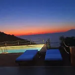 Amar Seaside Apartment *